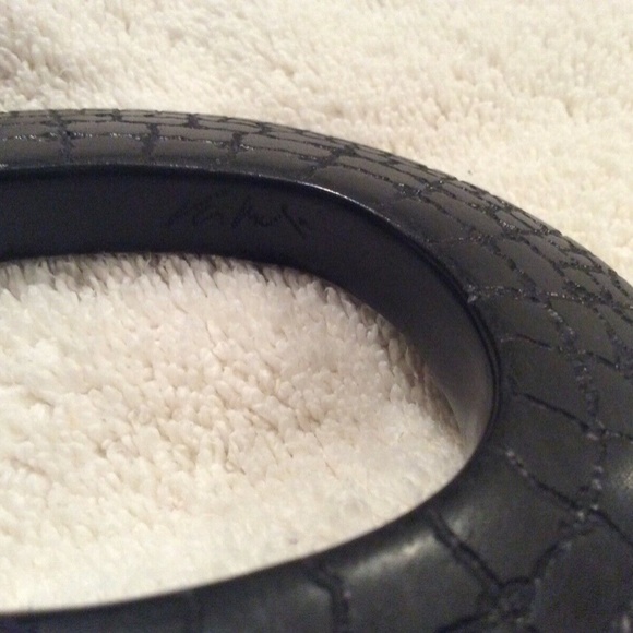 Patricia Von Musulin ebony carved alligator bangle bracelet beautiful - Picture 3 of 4